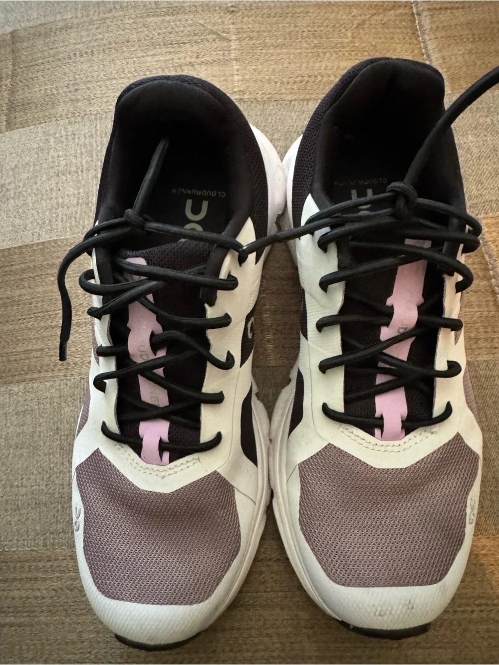On Running Women’s Athletic Shoes in White, Black & Mauve
